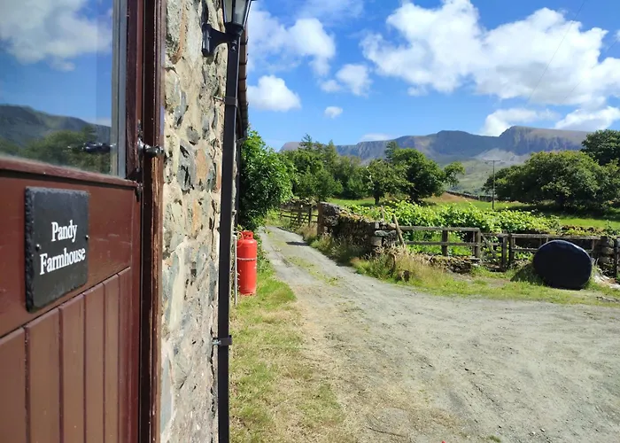 Pandy Farmhouse - Panoramic Mountain Views Within Snowdonia\'S National Park - 4X4 Recommended